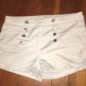 Stretchy jeans shorts